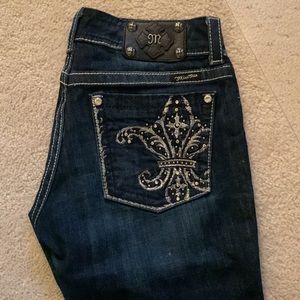 Miss Me boot cut, dark wash, size 30, great condition.